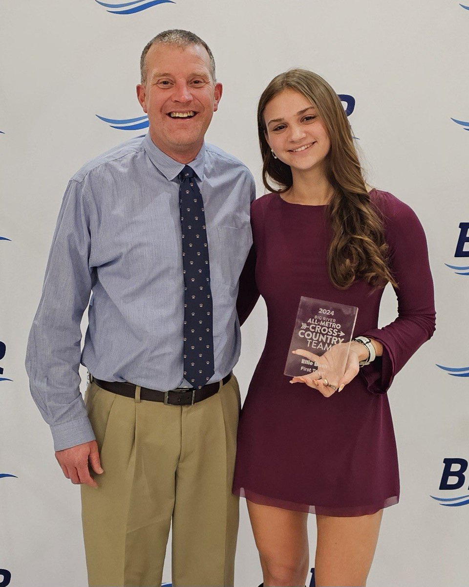 oths_girls_xctf's tweet image. Congratulations to Ellie Bush who was recognized as Runner of the Year on the St Louis Metro All Area team presented by Big River Running! Thanks to Big River Running and SLUH for hosting a great event!