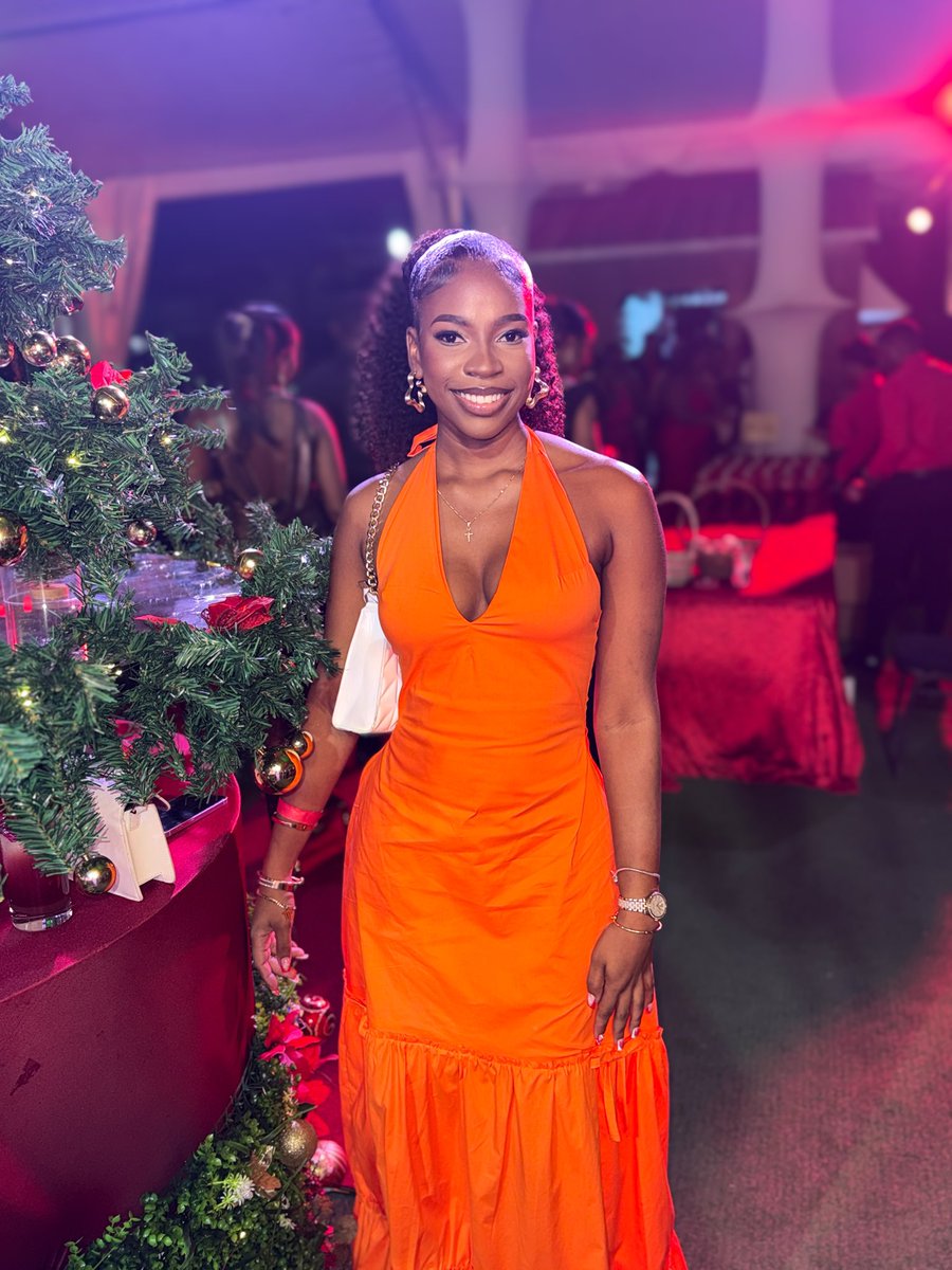 chris_05m's tweet photo. Staff party szn🎄❤️ https://t.co/8sIZhB7jjW