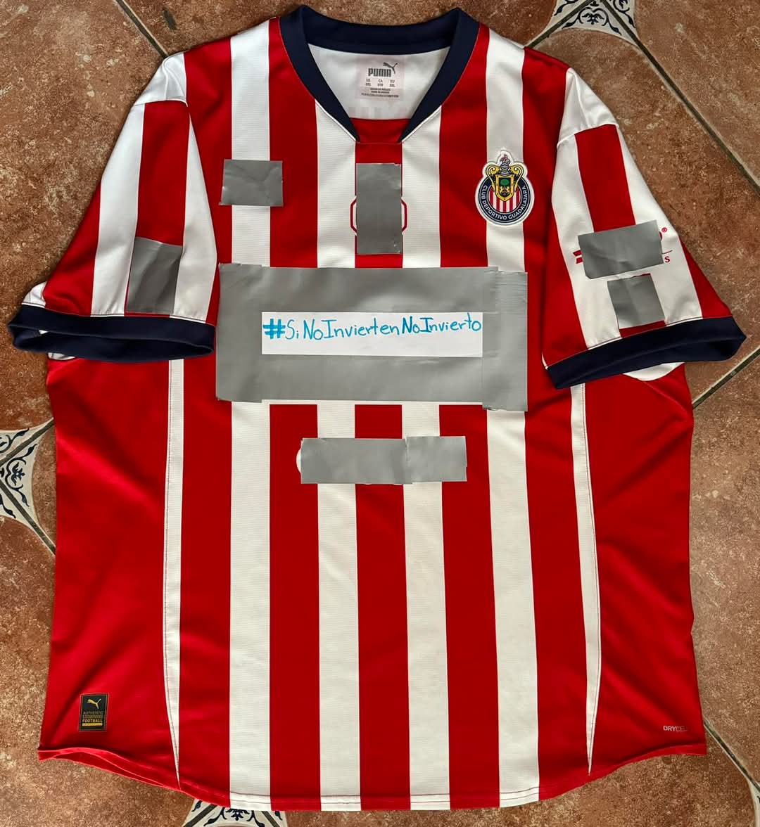edgarelfoca's tweet photo. 🚨 la Afición está CANSADA!!

#SiNoInviertenNoInvierto

 @losbaloneros1906 , @amaury_vergara 
@pumamexico @mercadopago.mex @caliente_sports 

Estamos cansados de la manera tan mediocre de manejar al equipo, es fácil, si no pueden VENDAn y por último chinga tu puta madre https://t.co/yzglmWAWbu