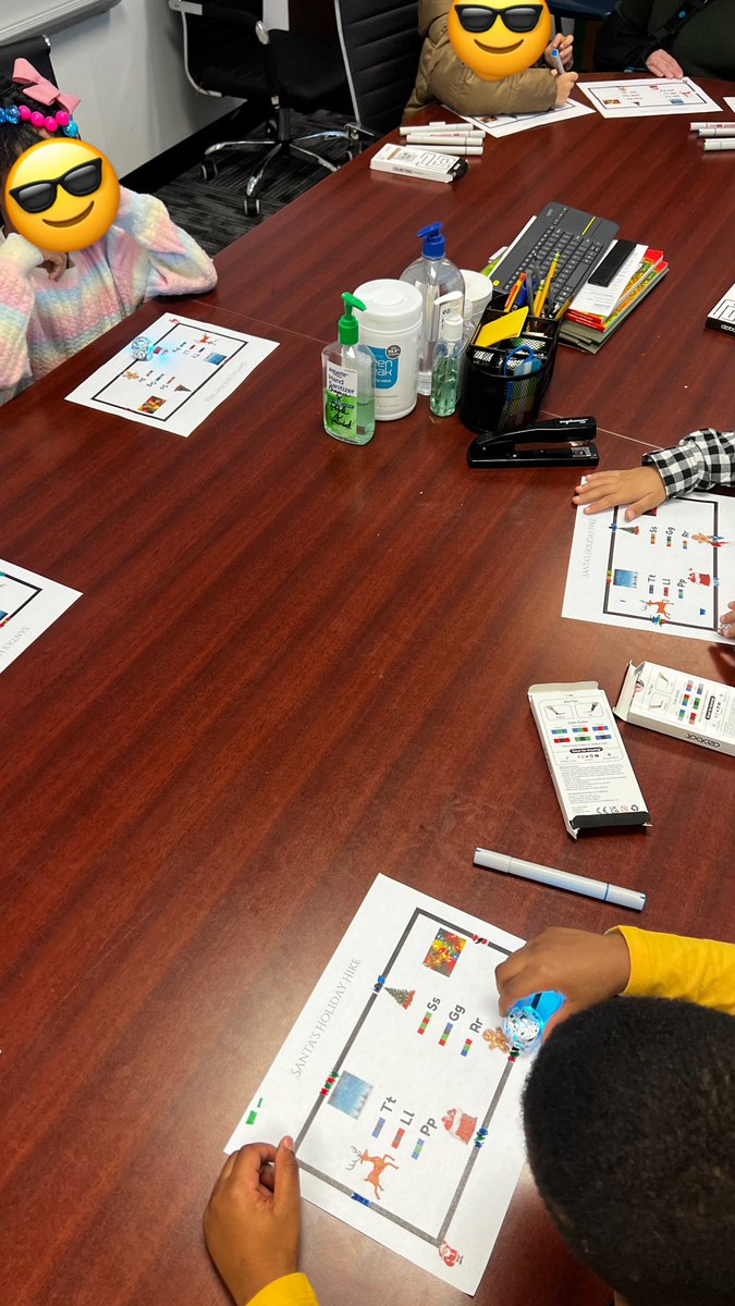 AegiousP's tweet image. We had the chance to pull Ms. Gordon’s learners for a small group! They MASTERED the letter sounds. Check them out! @jennthomas75 @WaterviewElem @Ozobot @PortsVASchools #ppsshines #ppstrt