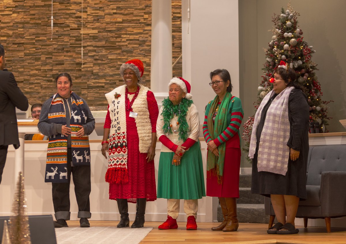 Pacific_Baptist's tweet photo. Christmas Tie &amp; Scarf Sunday https://t.co/rkUty85scw