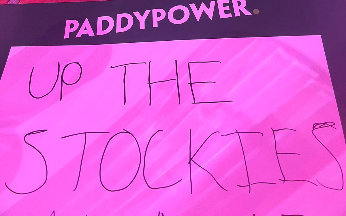 Plymstockutd's tweet image. #allypally #darts #Stockies