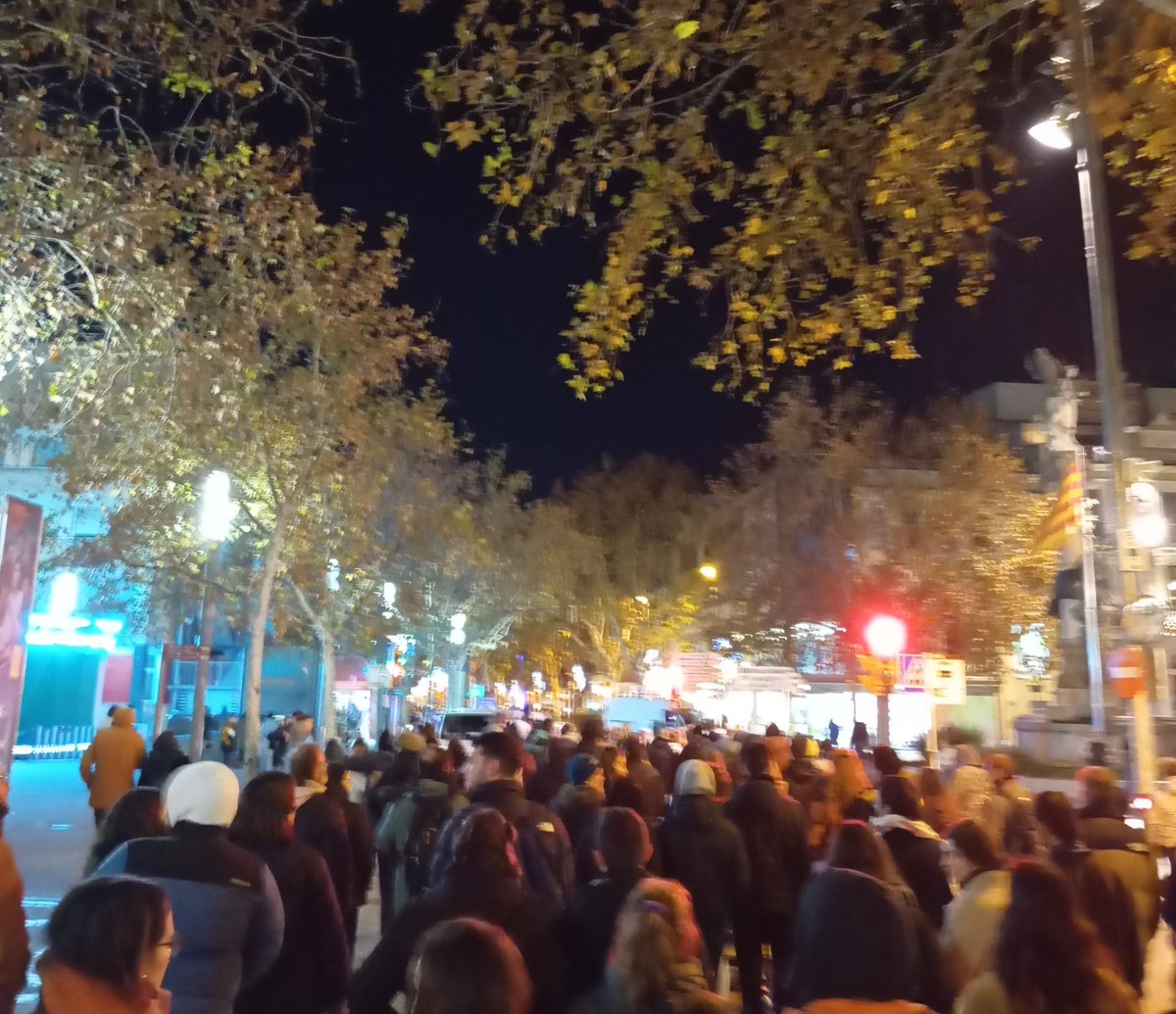 Solidaritat amb les detingudes a #Vilafranca! Contra el feixisme ni un pas enrere! ✊🔥