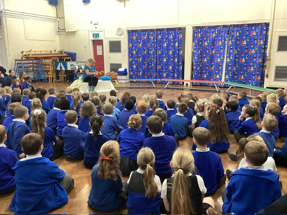 A lovely start to our final week of autumn 2 with Janet our storyteller. She told us the Christmas story from the perspective of Peggy the innkeeper. <a href="/LadywoodKH/">Ladywood Primary School</a> <a href="/MrsHorsleyLW/">LW.MrsHorsley</a> <a href="/MissPerryLW/">Willow Tree Class</a>