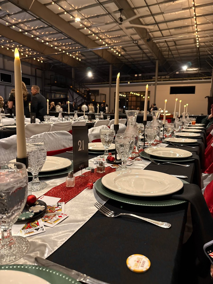 GreenSeedTech's tweet image. Christmas: James Bond Style @The_REDX @wavvcomm @use_storyy @UnitedAngelsOrg