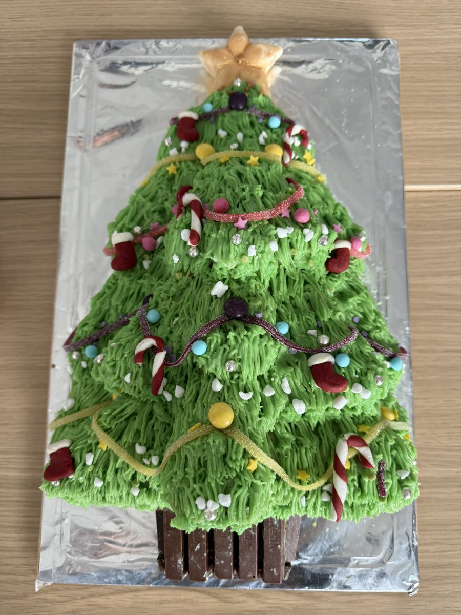 Rachel Green (@rachgreen55) on Twitter photo Festive bake off today within the Cancer Centre to get us in the Christmas spirit! Well done to Carolyn for our “best dressed” cake, and Siobhan for our “best tasting” cake. Thank you to those who participated, you all are immensely more talented than me! <a href="/BessexChris/">Chris Bessex</a> <a href="/UHNM_NHS/">UHNM NHS Trust 🏥</a> Festive bake off today within the Cancer Centre to get us in the Christmas spirit! Well done to Carolyn for our “best dressed” cake, and Siobhan for our “best tasting” cake. Thank you to those who participated, you all are immensely more talented than me! <a href="/BessexChris/">Chris Bessex</a> <a href="/UHNM_NHS/">UHNM NHS Trust 🏥</a>