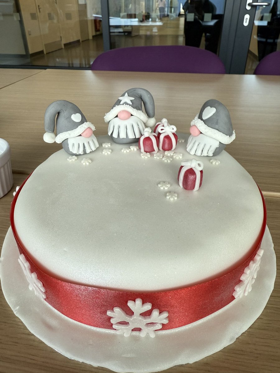 RachGreen55's tweet photo. Festive bake off today within the Cancer Centre to get us in the Christmas spirit! Well done to Carolyn for our “best dressed” cake, and Siobhan for our “best tasting” cake. Thank you to those who participated, you all are immensely more talented than me! @BessexChris @UHNM_NHS https://t.co/6ERlvUxOxk