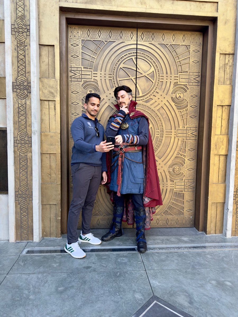 Asad Akhter (@asadsakhter) on Twitter photo discussing cases <a href="/SVStrangeMDPhD/">Stephen V Strange MD PhD</a>  #neurosurgery discussing cases <a href="/SVStrangeMDPhD/">Stephen V Strange MD PhD</a>  #neurosurgery