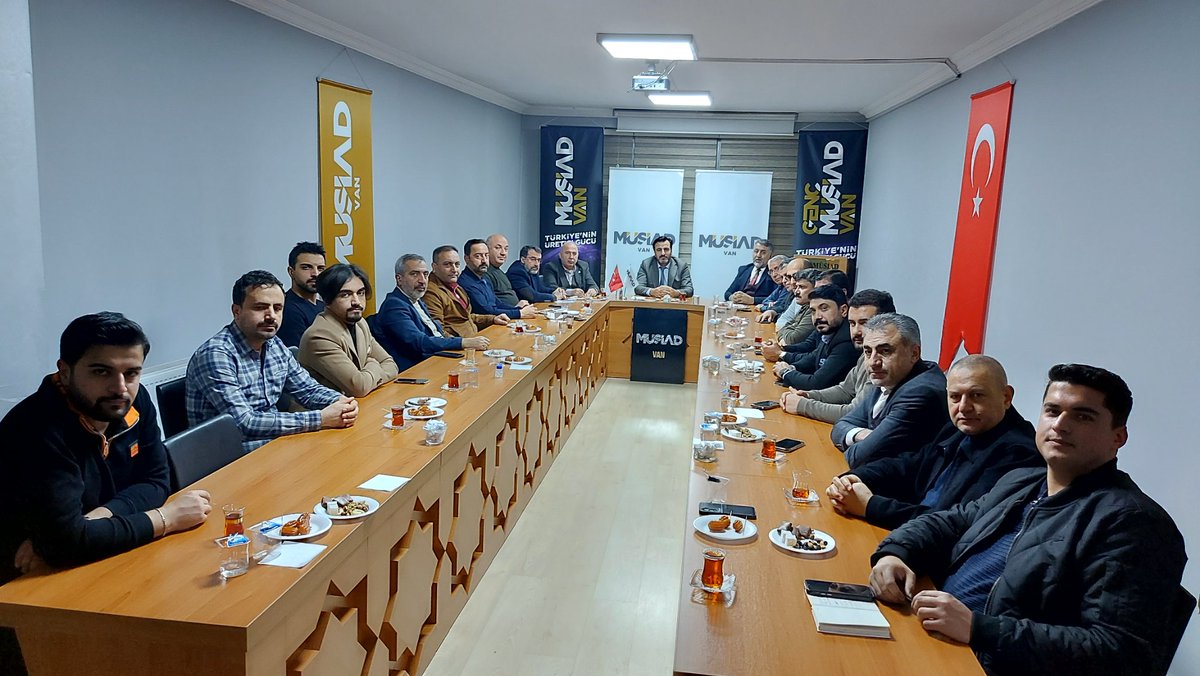 MUSIADVan's tweet photo. S.B.Ü. Van Bölge Eğitim ve Araştırma Hastanesi Başhekimi Doç. Dr. @remzi_sarikaya hocamızı konuk ettiğimiz bu ayki DOST MECLİSİ buluşmamızı dernek binamızda gerçekleştirdik. Dostluk ve muhabbetin paylaşıldığı güzel bir toplantı oldu. Bir sonraki Dostlukta görüşmek dileğiyle! https://t.co/GbbngRBIqr
