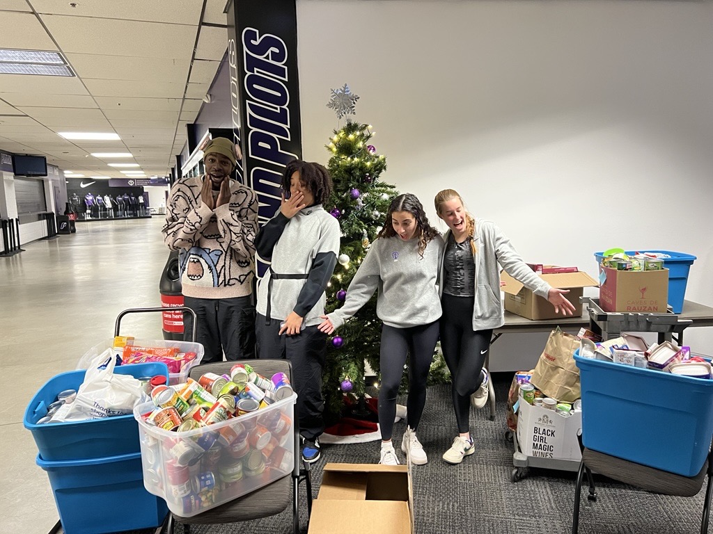 PilotsLead's tweet photo. ⭐Record setting 2024 SAAC Canned Food Drive ⭐

✅ 833 donated items doubled the 2023 total!

✅ Largest donation received by St. John's Food Share, ever!

🏆 Congrats to winning team, @Row4UP with team high of 312 items donated! https://t.co/UyJxjAOZGh