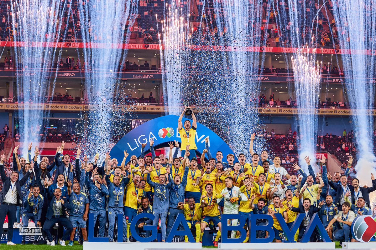 AmericaFemenil's tweet photo. Historia y Grandeza. #AmorEt3rno 

¡Felicidades @ClubAmerica! 🏆🏆🏆🦅 https://t.co/mcO720dFQD