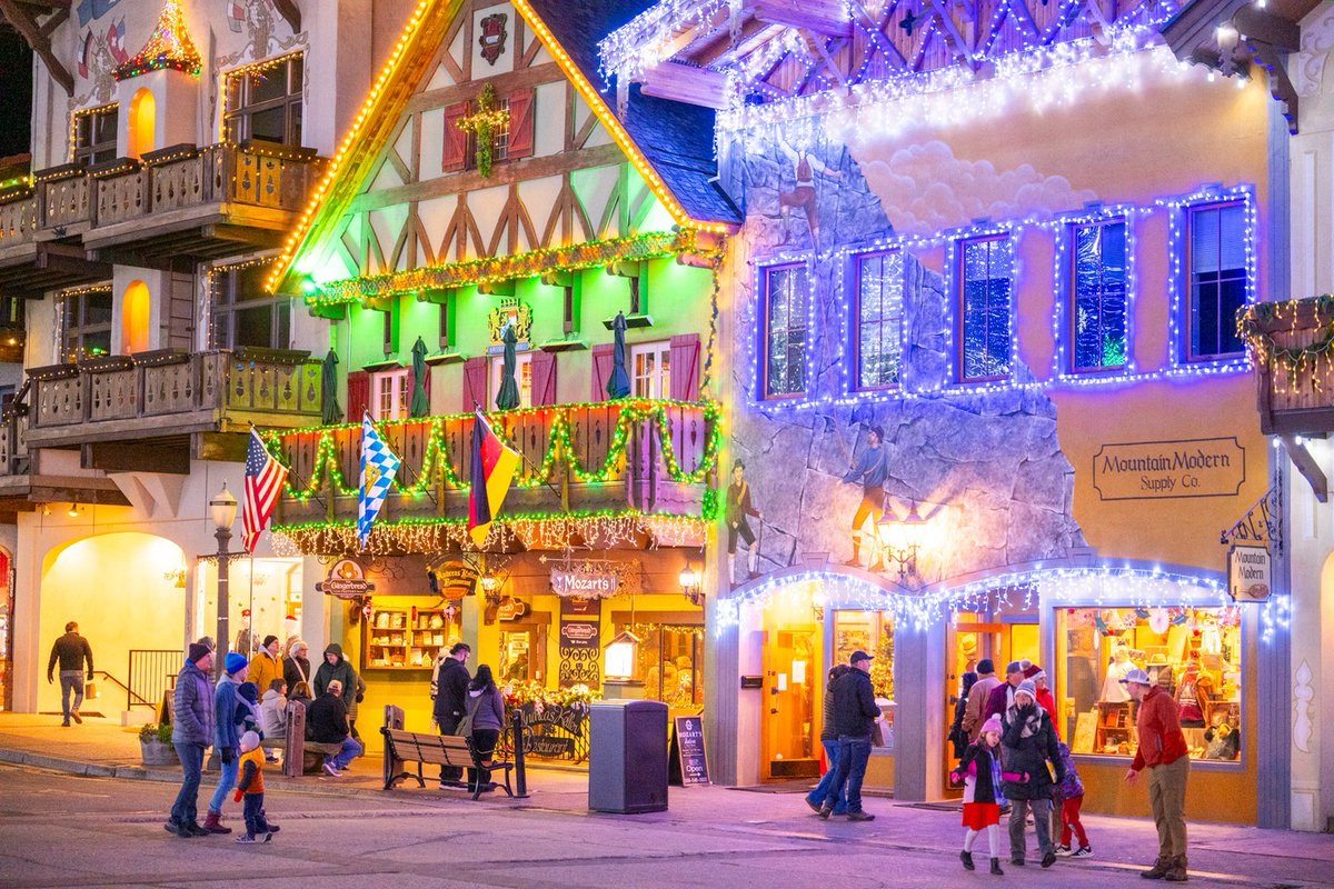 Bigbelly_bins's tweet image. The holidays are here, and @Bigbelly_bins is spreading cheer! 🎄✨ We’re turning spaces into magical holiday havens—cleaner, brighter, and perfect for celebrating. Check out this festive snap from #LeavenworthWA! #BigbellyBeautiful #CommunityCheer #AllTogetherBetter