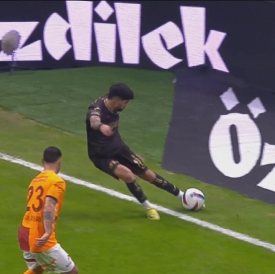 #Galatasaray Her türlü kötülüğe ve haksızlığa rağmen iyiler hep kazanır. Burada kötülüğü  ve haksızlığı yapan Trabzonspor değil o var'da oturan malum yapının uzantılarıydı. Sezonun en muazzam maçıydı,  2 takımı da bu müthiş heyecanı bize yaşattıkları için kutluyorum.