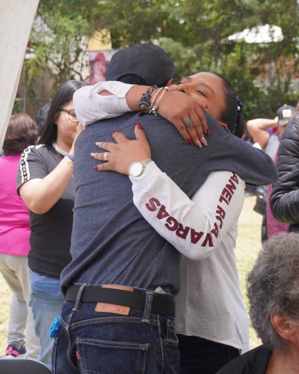 AnelRoa's tweet photo. Querida familia de Nicolás Romero, gracias por darme la oportunidad de escucharles, conocerles y sobre todo de permanecer cerquita de todas y todos ustedes.

 ¡Es un honor estar al servicio de las y los nicolasromerenses! 🫶 https://t.co/KywPXXYmNl