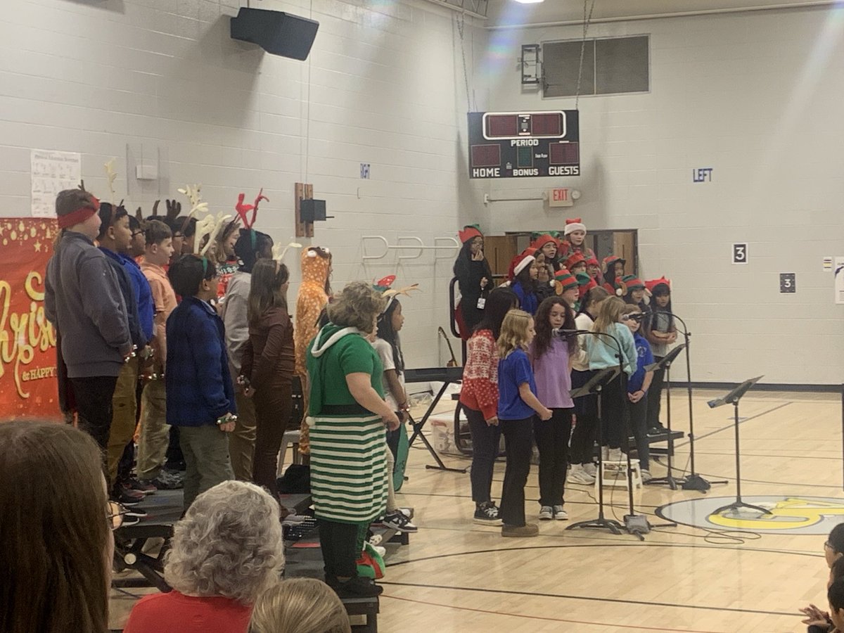 Our GV Choir is warmed up and ready for their performance tonight!
Doors open at 6:30 for Carols and Cookies! Performance starts at 7:00.
