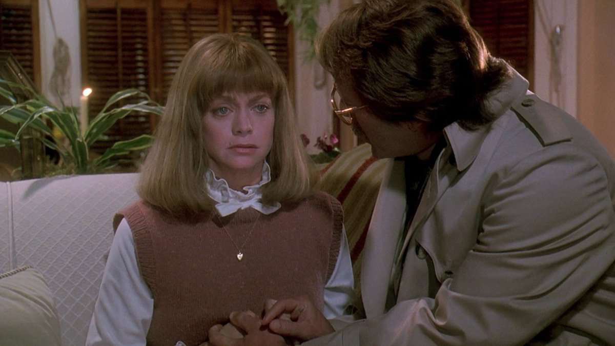 thehamptonsboy's tweet photo. …Tamara Falcó es cada día más Helen Sharp en La Muerte os Sienta tan Bien, será culpa de Iñigo?!? #TamaraFalco #IñigoOnieva #DethBecomesHer #HelenSharp https://t.co/1mgw4OZooA