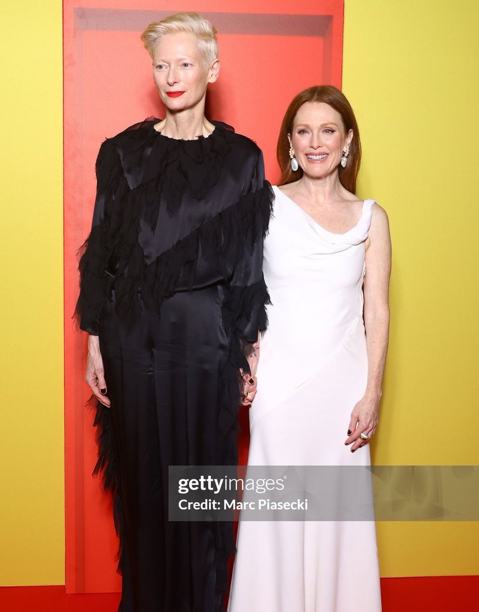 Julianne moore archive tweet media