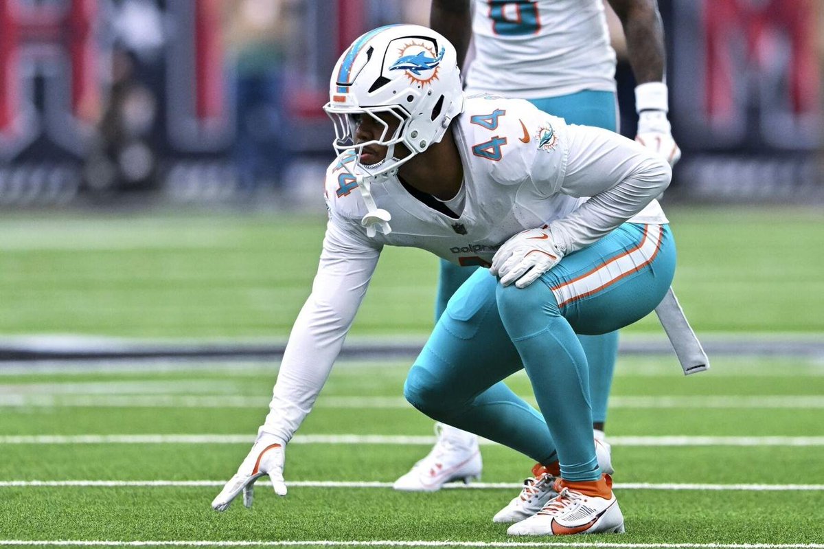 📊 Chop Robinson ranks among all rookie defenders since Week 9:

➖ 35 pressures (1st)
➖ 6 sacks (1st)
➖ 5 QB hits (t-1st)
➖ 24 hurries (1st)
➖ 22.7% pass rush win-rate (1st)
➖ 84.0 pass rush grade (1st)

Late push for Defensive Rookie of the Year? (<a href="/PFF/">PFF</a>) #GoFins