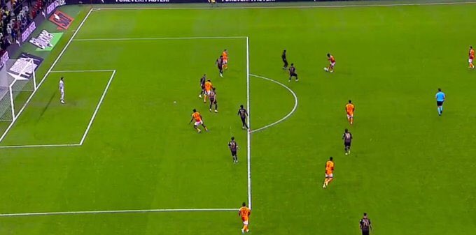 Saraçoğlu Sports (@saracoglusports) on Twitter photo 💥SKANDAL
Golden önceki pozisyonda Batshuayi, en az yarım metre ile ofsaytta. Allah belanızı versin bu pozisyon net ofsayt!
Galatasaray - Trabzonspor 💥SKANDAL
Golden önceki pozisyonda Batshuayi, en az yarım metre ile ofsaytta. Allah belanızı versin bu pozisyon net ofsayt!
Galatasaray - Trabzonspor