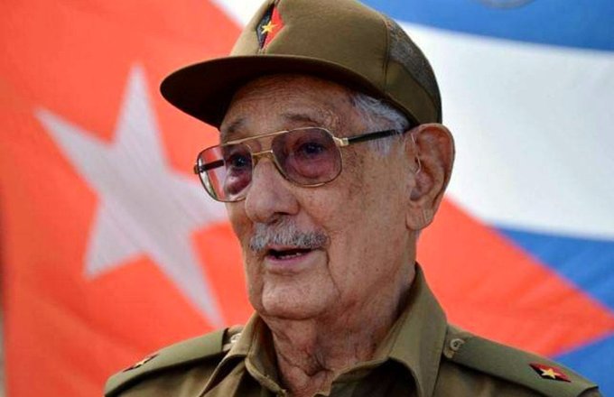 Sentidas condolencias, gloria eterna al comandante Julio Camacho Aguilera #CubaViveEnSuHistoria #CubaMined #PinarDelRío <a href="/rasciel_torres/">Rasciel Reyes Torres</a> <a href="/EvelioHerreraP1/">Evelio Herrera Padron</a>