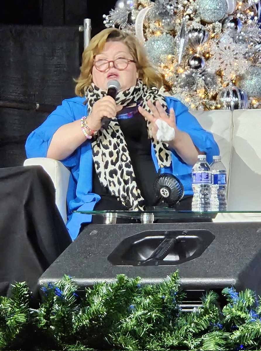little_voice's tweet photo. who wants more photos from the good witch panel 🫶🏼 my phone actually did a pretty good job for a phone
(please tag me or give me credit if share them anywhere) https://t.co/HScydfVnG4