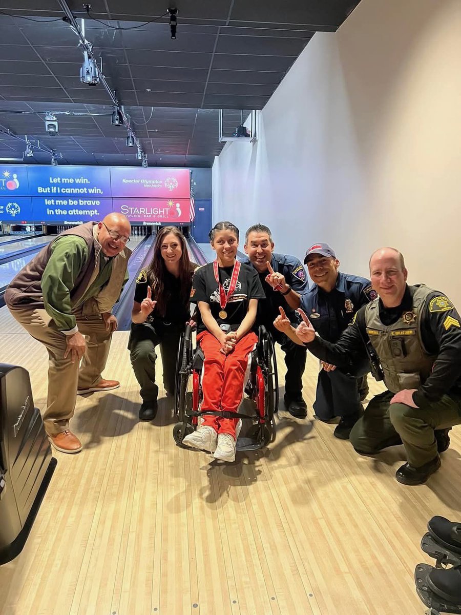 BCSONM's tweet photo. Over the weekend, Sheriff John Allen, BCSO deputies, and other agencies across the state, spent their time presenting medals at the Special Olympics State Bowling Tournament! 🎳🏅
.
.
.
#goBCSO #BCSO #joinnow #specialolympics #community #sheriff #deputysheriff #bowlingtournament https://t.co/droJqgWeNi