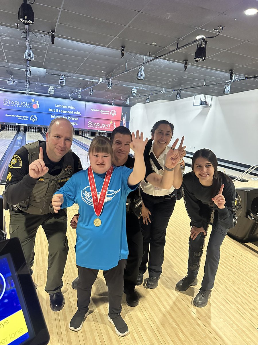 BCSONM's tweet photo. Over the weekend, Sheriff John Allen, BCSO deputies, and other agencies across the state, spent their time presenting medals at the Special Olympics State Bowling Tournament! 🎳🏅
.
.
.
#goBCSO #BCSO #joinnow #specialolympics #community #sheriff #deputysheriff #bowlingtournament https://t.co/droJqgWeNi