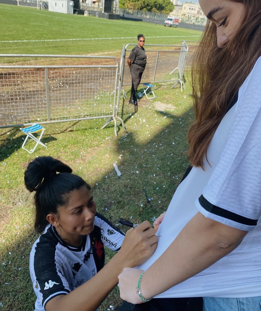 obrigada por ter acendido a esperança na categoria feminina dentro do clube e em mim. muito muito obrigada 🏹🫶🏻💌