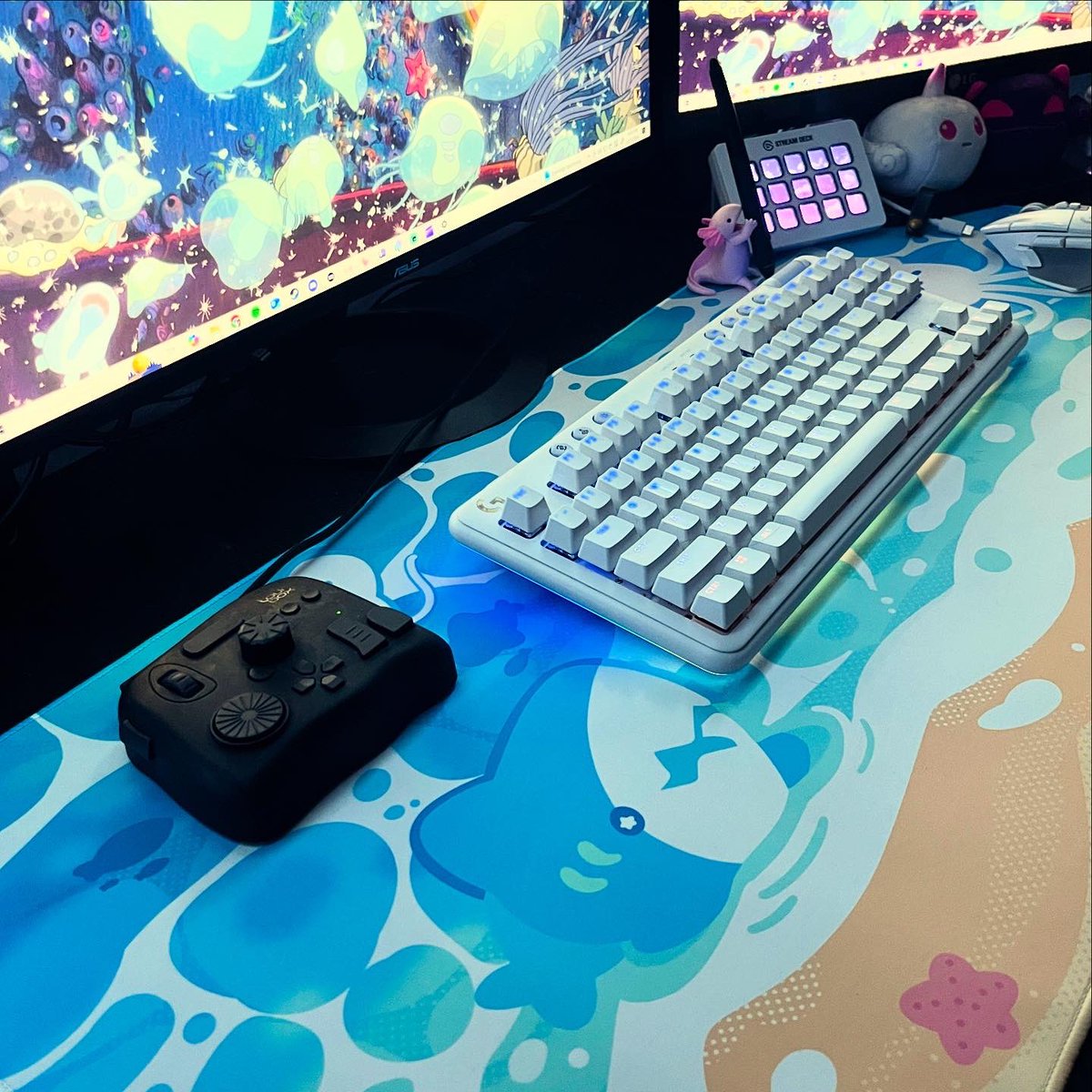 onicakeco's tweet image. Desk mats are finally here! ✨ Spruce up your desk with some personality with a smooth water theme 🐟 or cherry blossoms! 🌸 live on our shop now! #deskmat #shark #cherryblossom