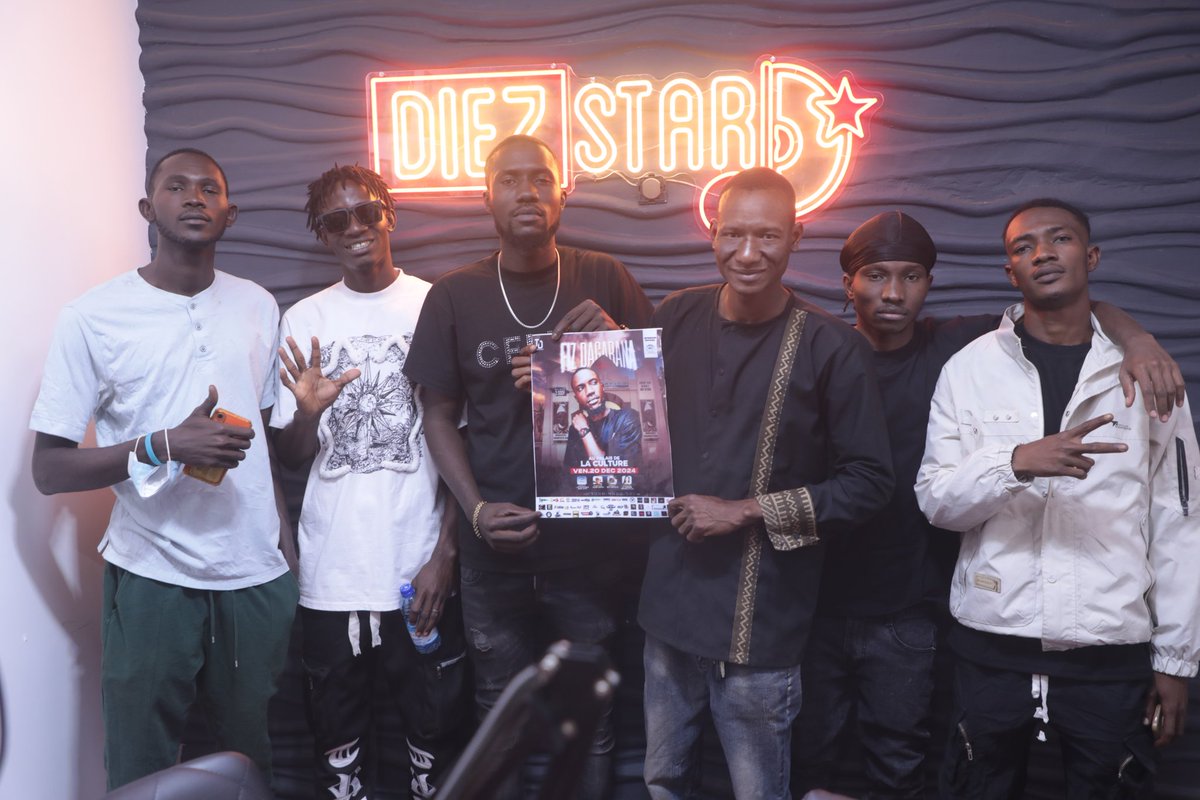 DiezStars's tweet photo. Lors de notre émission avec FIZ DAGAGABANA, nous avons eu droit à une session freestyle explosive en compagnie des jeunes talents WIZ KING, OUSSOU ML, et le groupe BHH NATION. 
Découvrez cette performance inédite demain à 17h sur nos plateformes. https://t.co/fL17MI85vs