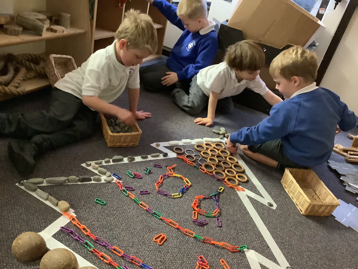 ‘This is looking like a great Christmas tree…are you enjoying this…I am!’ 
Thank you <a href="/MrsGriffiths7/">Mrs Griffiths SG EYFS</a> for sharing this brilliant idea! #earlyyears <a href="/TorrisholmeCPS/">Torrisholme Primary School</a> absolutely love today’s loose parts invitation. <a href="/DBESchoolAdvice/">DBE School Improvement</a>