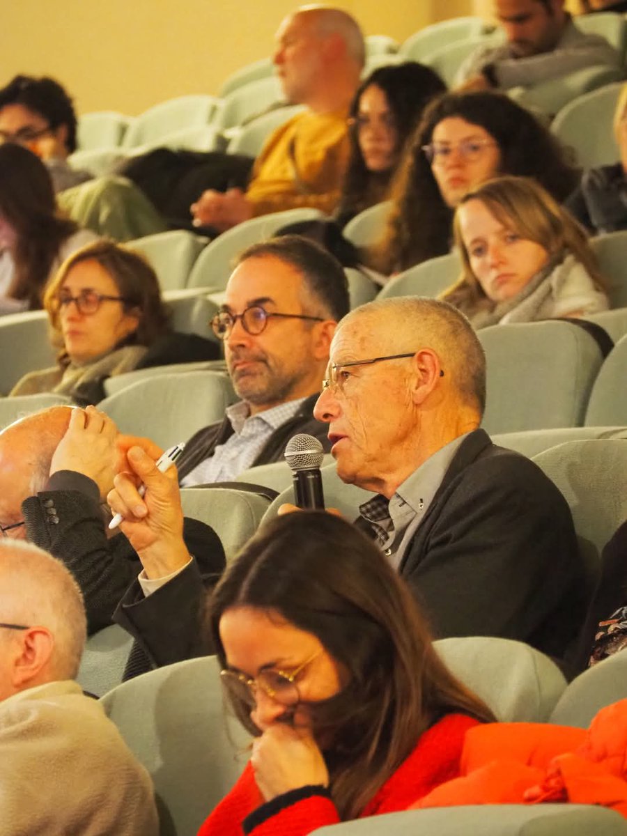 Une centaine d'acteurs du bassin Charente réunis à Jarnac pour le comité de suivi du plan d’adaptation au CC Charente 2050.  🌍💧Présentation d’actions engagées sur le bassin et des conclusions de l'étude de CERESCO sur les financements innovants. 
👉 charente2050.fr