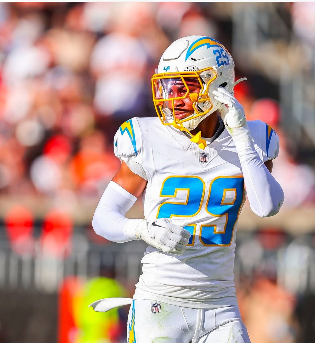 🚨NEWS: #Chargers 5th round rookie cornerback Tarheeb Still has the 3rd best odds to be the #NFL Defensive Rookie of The Year, per <a href="/BovadaOfficial/">Bovada</a>.

🤯

Still has been remarkable this season, with 4 interceptions &amp; 9 passes defended. 

No 5th round rookie has ever won the award.