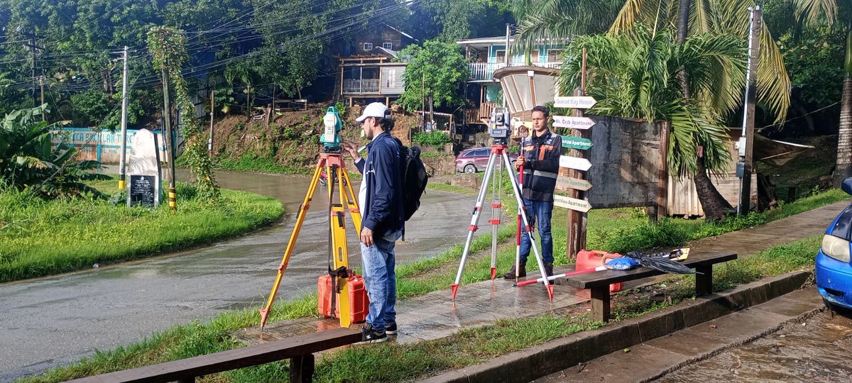 MuniGuardiola's tweet image. 🔴 NOTICE
Surveying work is underway on the main highway of our municipality. Drivers, please proceed with caution.

Municipal Office of Santos Guardiola - Working for You.

#MuniProjects2024 #SantosGuardiola #HighwayPavement #MunicipalityOfSantosGuardiola