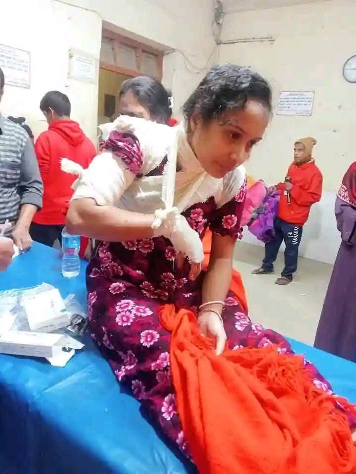 Puja Das (@pujadas2211) on Twitter photo The girl was with Bangabandhu's ideology. The girl is a Hindu girl. Two children of the girl have been arrested. Attempts were made to kill his mother and sister.Her mother's fingers were cut off. The girl's sister's throat was cut for slaughter.
#SaveBangladeshiHindus <a href="/hrw/">Human Rights Watch</a> The girl was with Bangabandhu's ideology. The girl is a Hindu girl. Two children of the girl have been arrested. Attempts were made to kill his mother and sister.Her mother's fingers were cut off. The girl's sister's throat was cut for slaughter.
#SaveBangladeshiHindus <a href="/hrw/">Human Rights Watch</a>