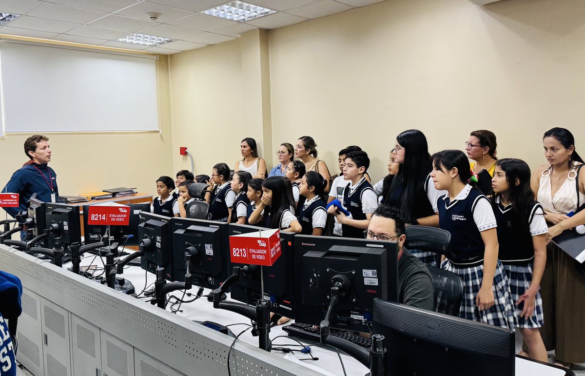 ECU911PVO's tweet photo. #VinculaciónECU911 | 

Agradecemos a la Unidad Educativa Jean Piaget del cantón #Portoviejo por permitirnos compartir valiosa información sobre la forma adecuada para reportar emergencias. 

🚨No juegues con el 9-1-1, una vida puede estar en riesgo. https://t.co/LCOWU8GouZ
