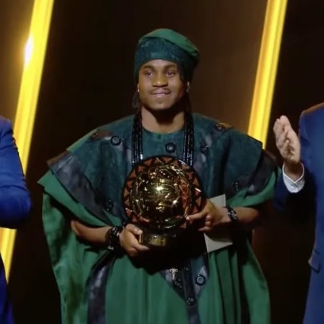eurofootcom's tweet photo. 🇳🇬🌕 𝐎𝐅𝐅𝐈𝐂𝐈𝐀𝐋 | Ademola Lookman (27) has been crowned Africa's Player of the Year! 👑 https://t.co/hhOUpM1H0Y
