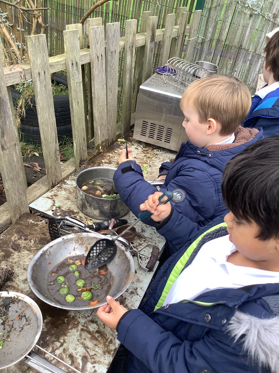 It’s Christmas dinner day - mud kitchen style! #earlyyears <a href="/TorrisholmeCPS/">Torrisholme Primary School</a> <a href="/DBESchoolAdvice/">DBE School Improvement</a> <a href="/MrsGriffiths7/">Mrs Griffiths SG EYFS</a> <a href="/Whitefieldhead/">Mrs M</a> <a href="/jcaeyfs/">JCAEYFS</a>