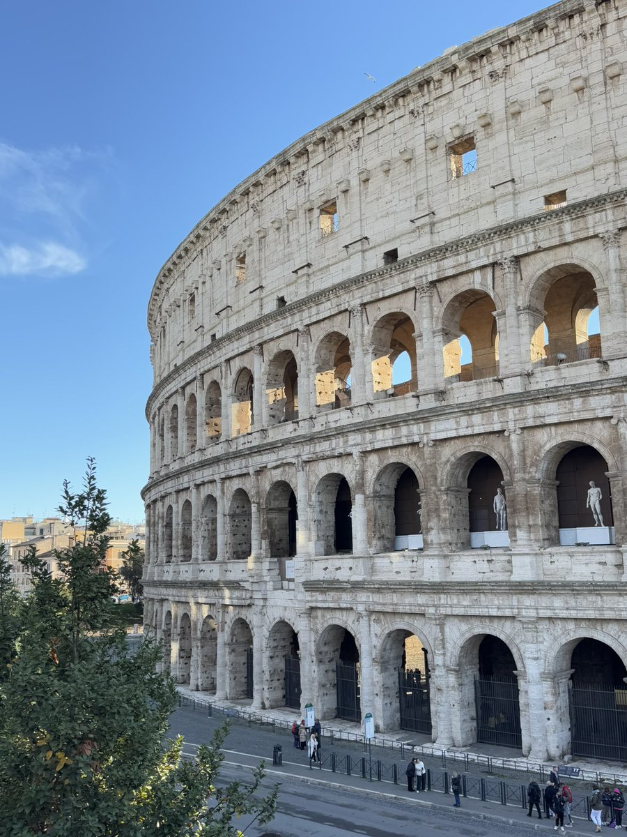 _LesterA's tweet photo. Rome in 4 pics! 🇮🇹 https://t.co/5e2gvAq4Bq