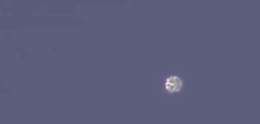 abcasey2's tweet photo. Everyone: [in holiday mode] ✨

Me: [screenshots Tiktok video]
Explain the drones &amp; the orbs; &amp; if fake... WHY? 😑

#drones https://t.co/HNJNQKo8MW