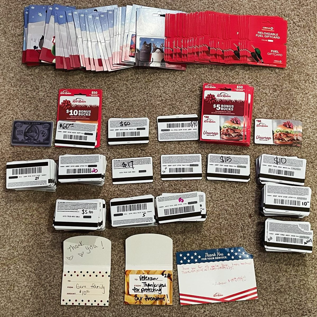 VMLCaz's tweet image. A huge shoutout to @redrobinburgers  who went above and beyond by asking customers to purchase gift cards for Veterans. Yesterday, we received an incredible $7,500 in gift cards to distribute to AZ Veterans!

#vmlcaz #honoringheroes #veteransupport #thankyou #arizonacommunity