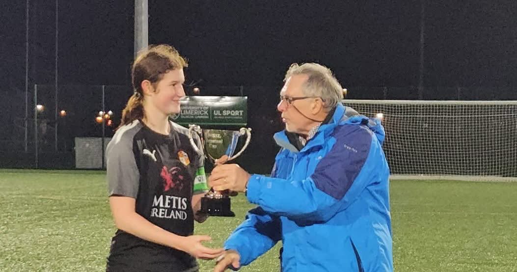 Sarah Counihan (O Connor) (@sarahnic_13) on Twitter photo Comhghairdeas ollmhór le scoláirí agus imreoirí sacair <a href="/GCLuimnigh/">GCLuimnigh</a> Lauren, Thea agus Lucy (captaen) a bhuaigh an tSraith agus an Corn lena gclub <a href="/aislingannafc/">Aisling Annacotty AFC</a> le déanaí. Táimid chomh bródúil asaibh, a chailíní, maith sibh!! ⚽️👏🎉 Comhghairdeas ollmhór le scoláirí agus imreoirí sacair <a href="/GCLuimnigh/">GCLuimnigh</a> Lauren, Thea agus Lucy (captaen) a bhuaigh an tSraith agus an Corn lena gclub <a href="/aislingannafc/">Aisling Annacotty AFC</a> le déanaí. Táimid chomh bródúil asaibh, a chailíní, maith sibh!! ⚽️👏🎉