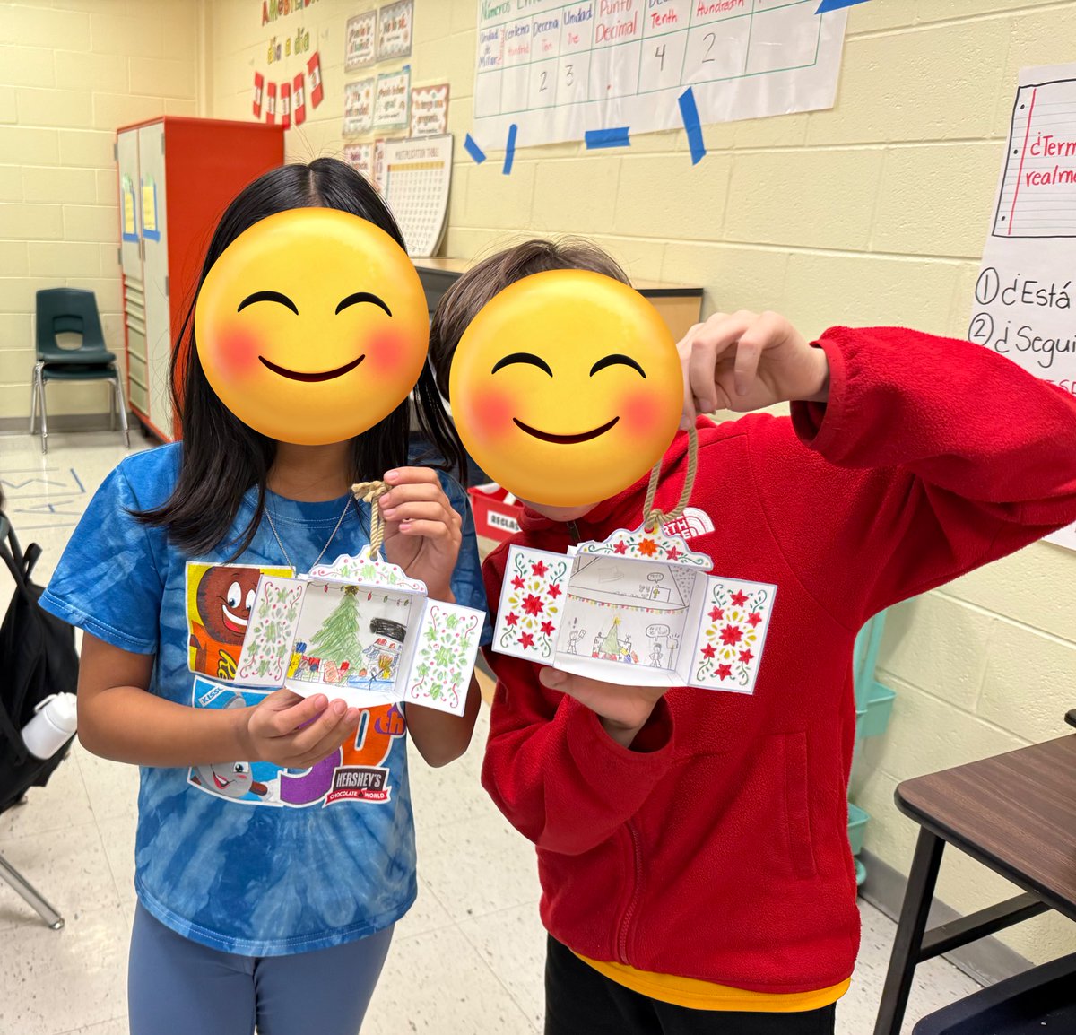 🎄 Celebrating Christmas in our dual-language class with **retablos ayacuchanos**!  Ss shared their family traditions and created retablo-inspired art while practicing Spanish.  
🌟/ What are your family’s traditions? <a href="/ParticipateLrng/">Participate Learning</a> #RetablosAyacuchanos #unitingourworld