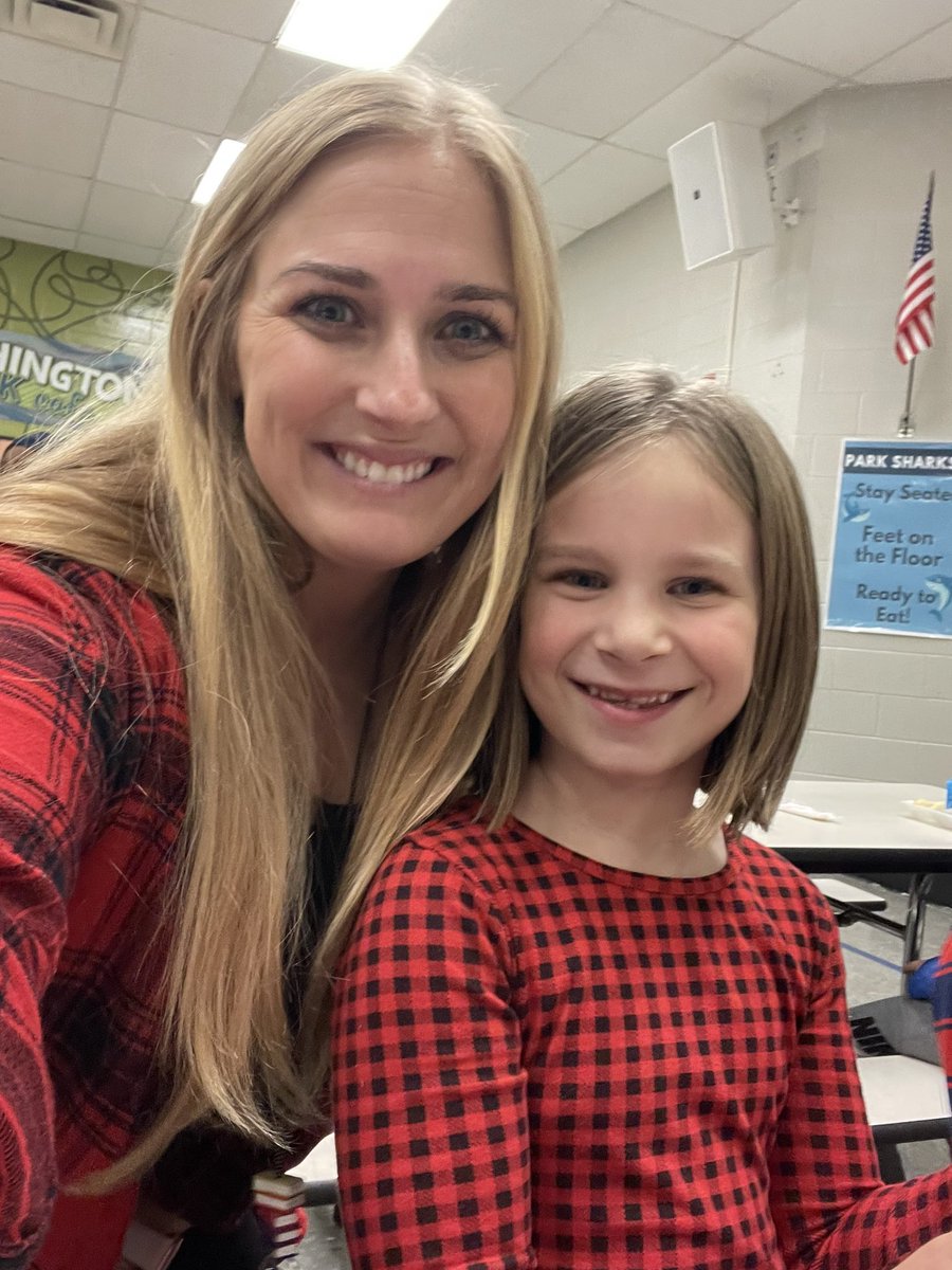 Holiday spirit week day one: cozy up in flannel! ❤️#ItsWorthIt #ParkSharks