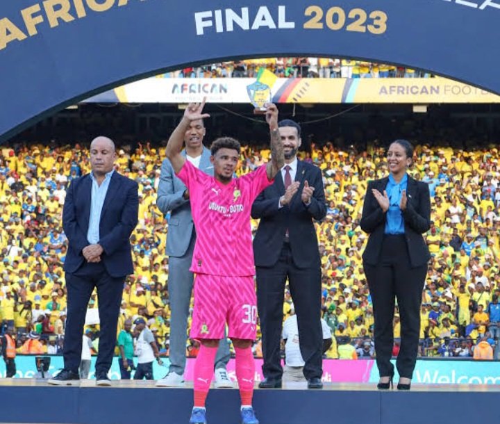 BonnieMaj2's tweet image. Show me what they have,nna I will show you Ronza&apos;s toys.

#Sundowns #CAFAwards2024 #OpenNet