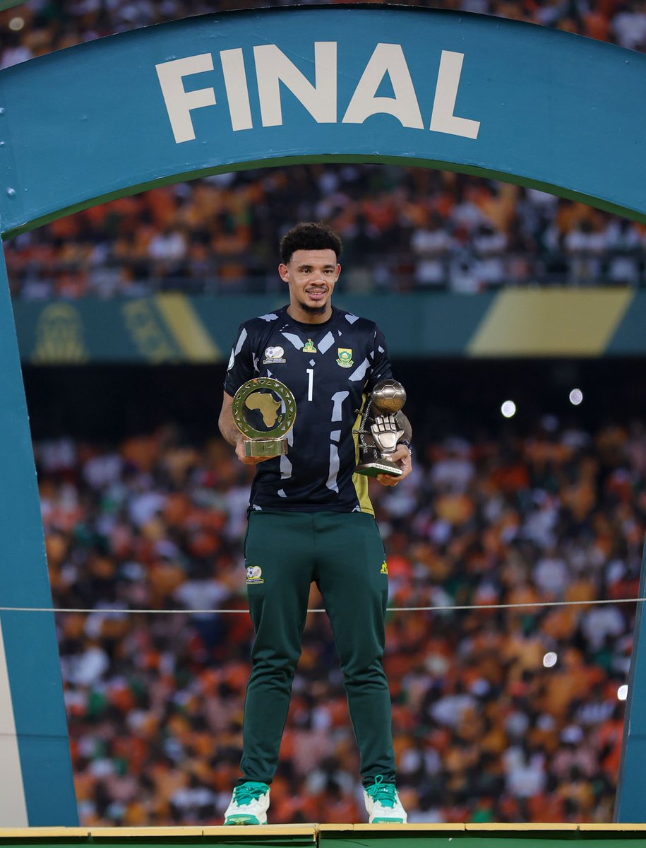 BonnieMaj2's tweet image. Show me what they have,nna I will show you Ronza&apos;s toys.

#Sundowns #CAFAwards2024 #OpenNet