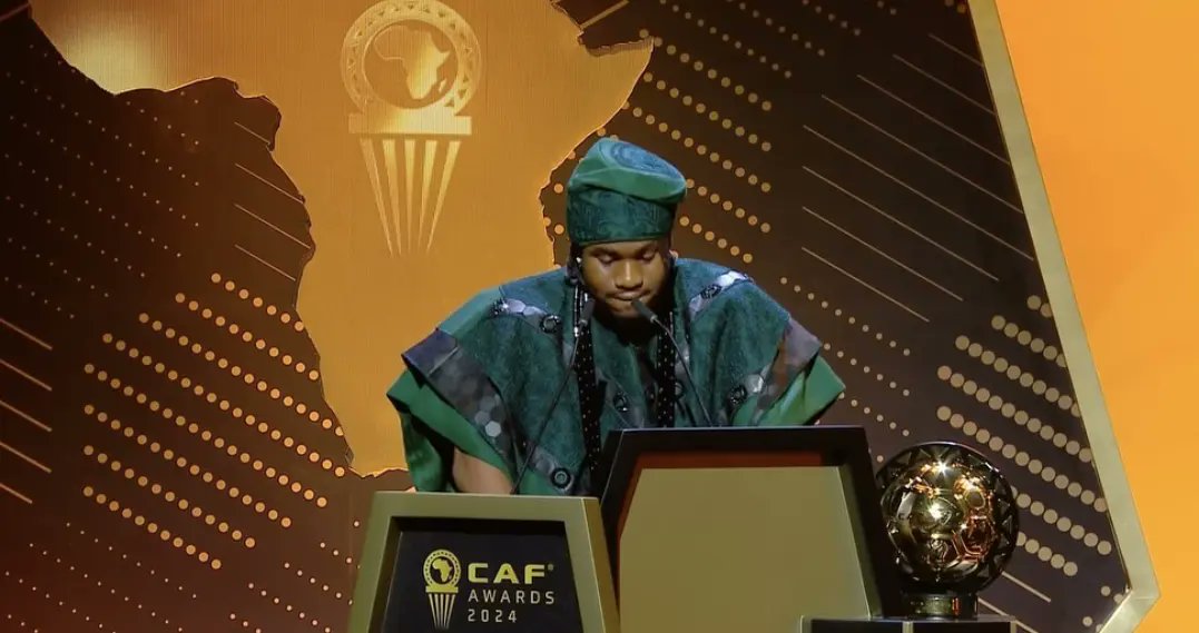 qatapolt's tweet photo. Ademola Lookman, the only African Ballon d’Or nominee (14th), wins CAF African Men’s Player of the Year 🏆🇳🇬

What a year! ✨
_
_
_
_
Tags ( Ademola Lookman Joe Biden is dead #CAFAwards2024 ) https://t.co/Y5hQAijLxb