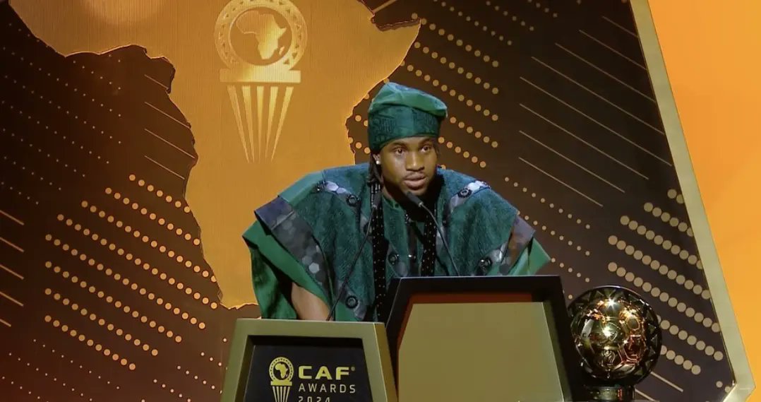 qatapolt's tweet photo. Ademola Lookman, the only African Ballon d’Or nominee (14th), wins CAF African Men’s Player of the Year 🏆🇳🇬

What a year! ✨
_
_
_
_
Tags ( Ademola Lookman Joe Biden is dead #CAFAwards2024 ) https://t.co/Y5hQAijLxb