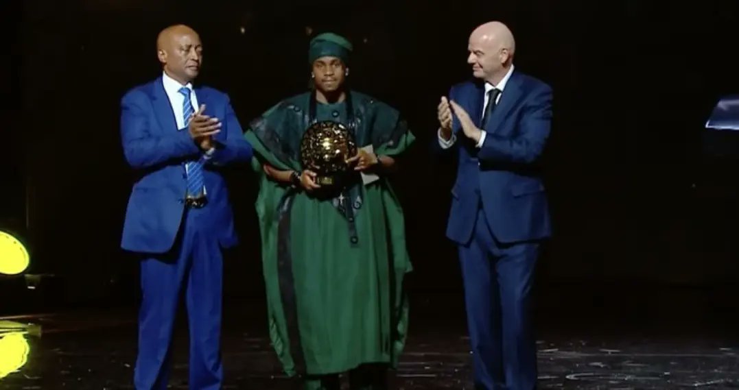 qatapolt's tweet photo. Ademola Lookman, the only African Ballon d’Or nominee (14th), wins CAF African Men’s Player of the Year 🏆🇳🇬

What a year! ✨
_
_
_
_
Tags ( Ademola Lookman Joe Biden is dead #CAFAwards2024 ) https://t.co/Y5hQAijLxb