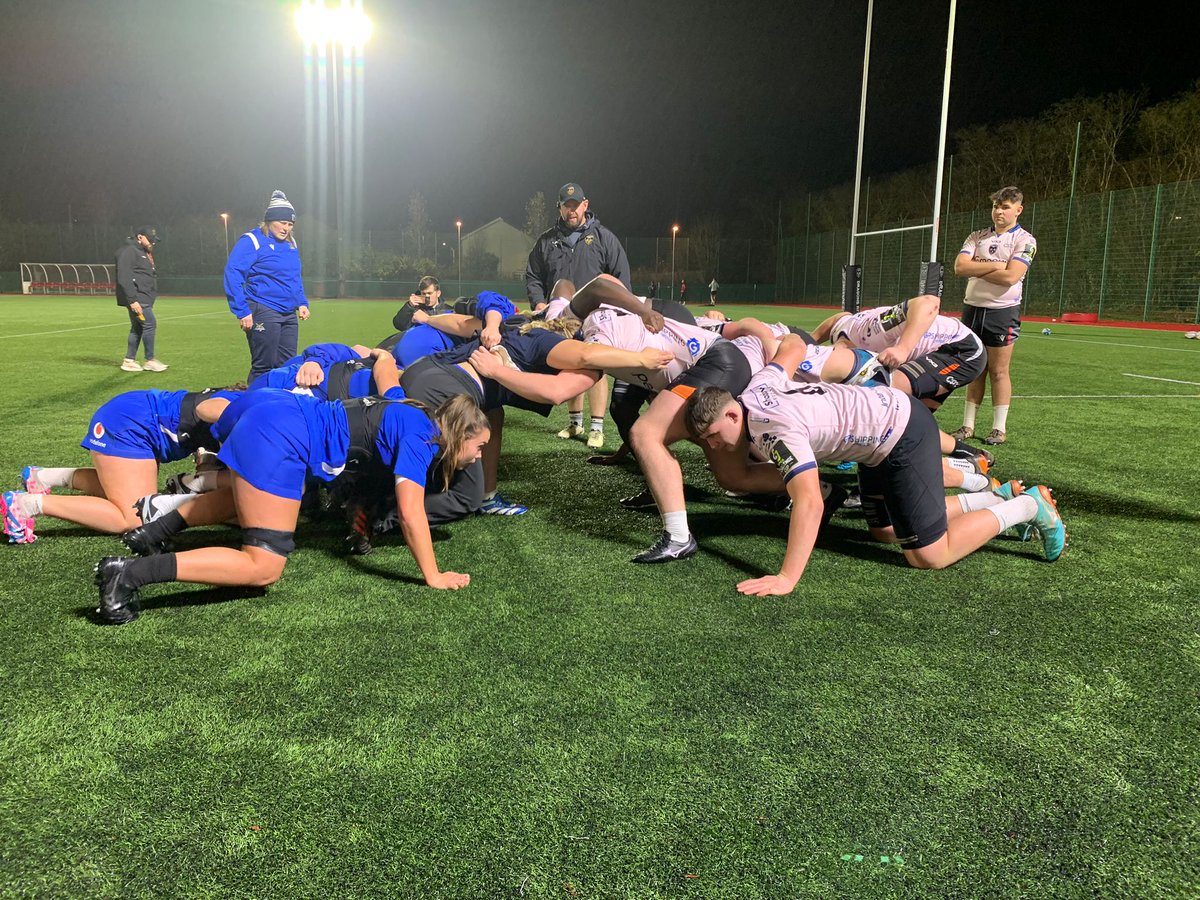 dragonsrfc's tweet photo. 🤝𝗖𝗢𝗟𝗟𝗔𝗕 | Thank you to Gwalia Lightning for training with our under 18s at Ystrad Mynach tonight!🐉🏉

We wish you all the best for the start of your @CelticRugbyComp campaign on Saturday v Brython Thunder at @CSEYstradMynach. 💥👊

#WeAreGwentRugby | @WelshRugbyUnion https://t.co/WBvJ9KMrJ3